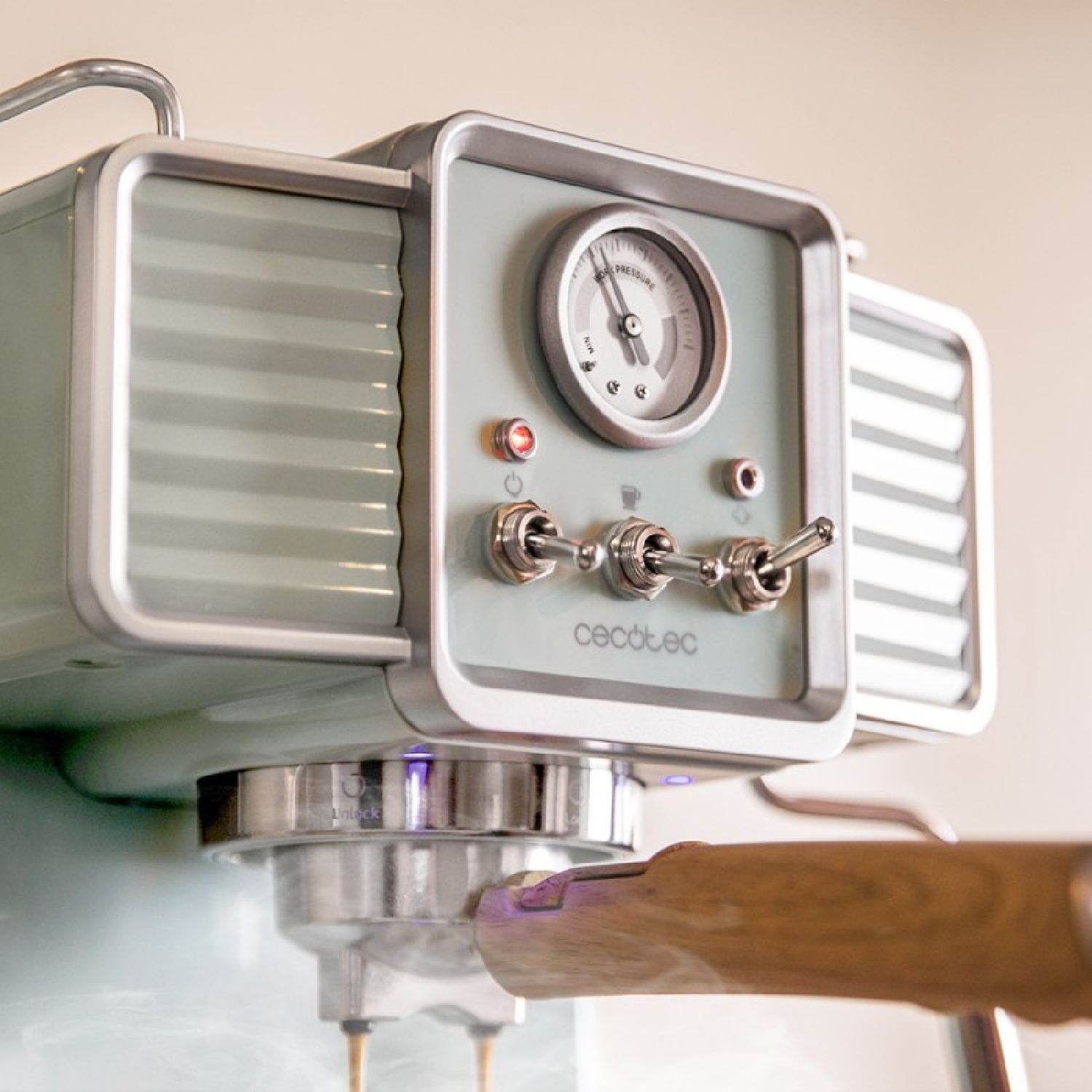 Cecotec Machine À Café Express Power Espresso 20 Barista Pro. 2 Thermoblocks, 20bars, Manomètre, Mode Auto Pour 1 Et 2 C