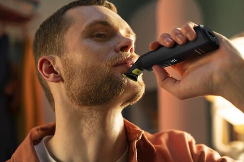 Tondeuse Philips Oneblade Pro 360 – Visage Et Corps, 1 Lame 360, 1 Sabot 14 Hauteurs, 1 Kit Corps Qp6541/15